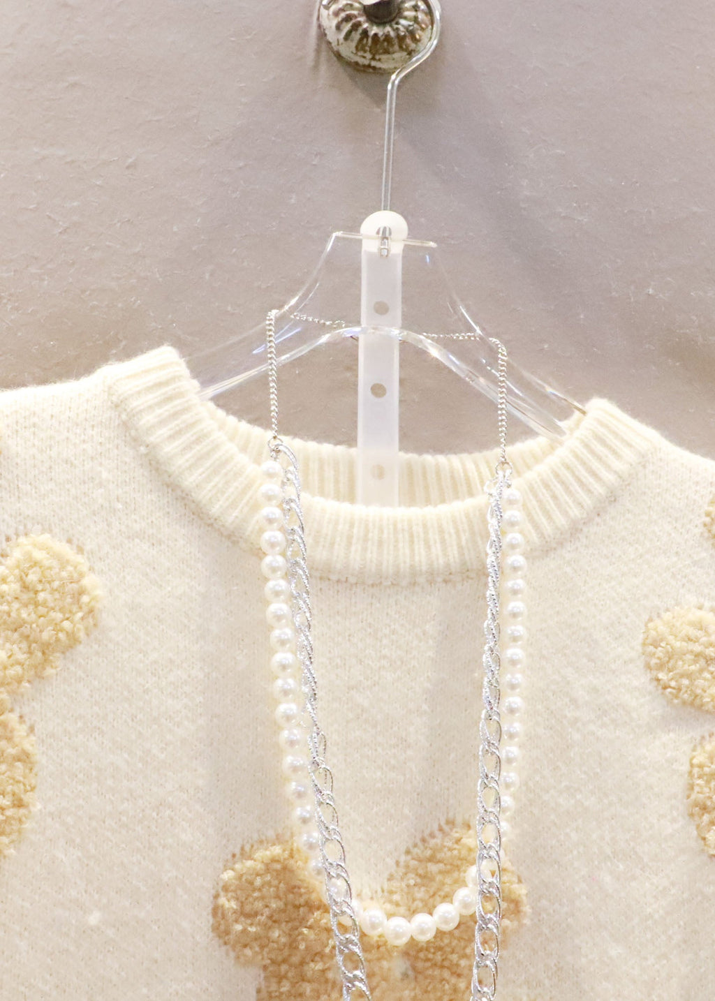 Classic Vintage Sweater with a Flattering Fit