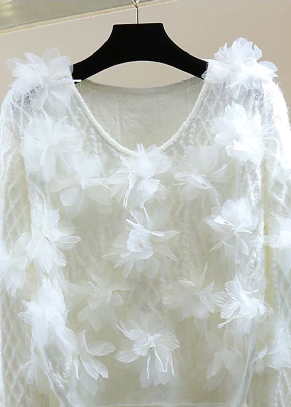 Well Tailored Sweater with a Graceful Silhouette