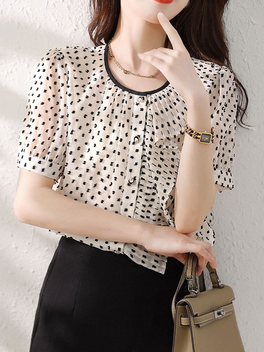 Gracefully Styled Shirt for Any Occasion