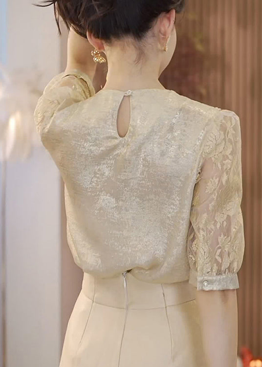 Beautifully Crafted Blouse in a Classic Style
