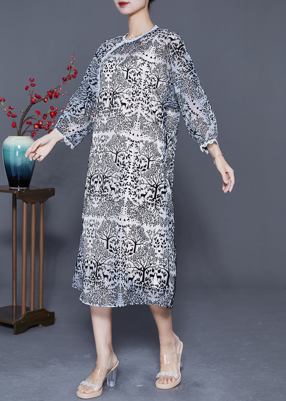 Sophisticated Dress with a Clean Classic Look