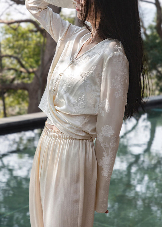 Polished Top with an Effortless Classic Look
