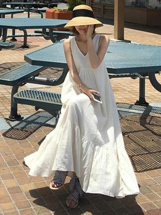 Effortlessly Elegant Dress with a Timeless Design