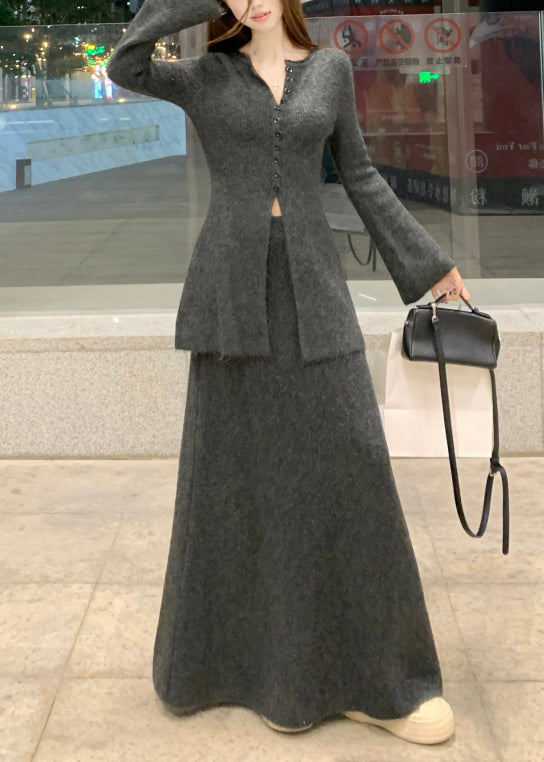 Well Tailored Sweater with a Graceful Silhouette
