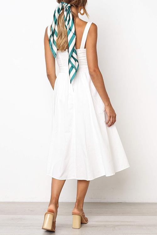 Beautifully Finished Dress in a Timeless Design