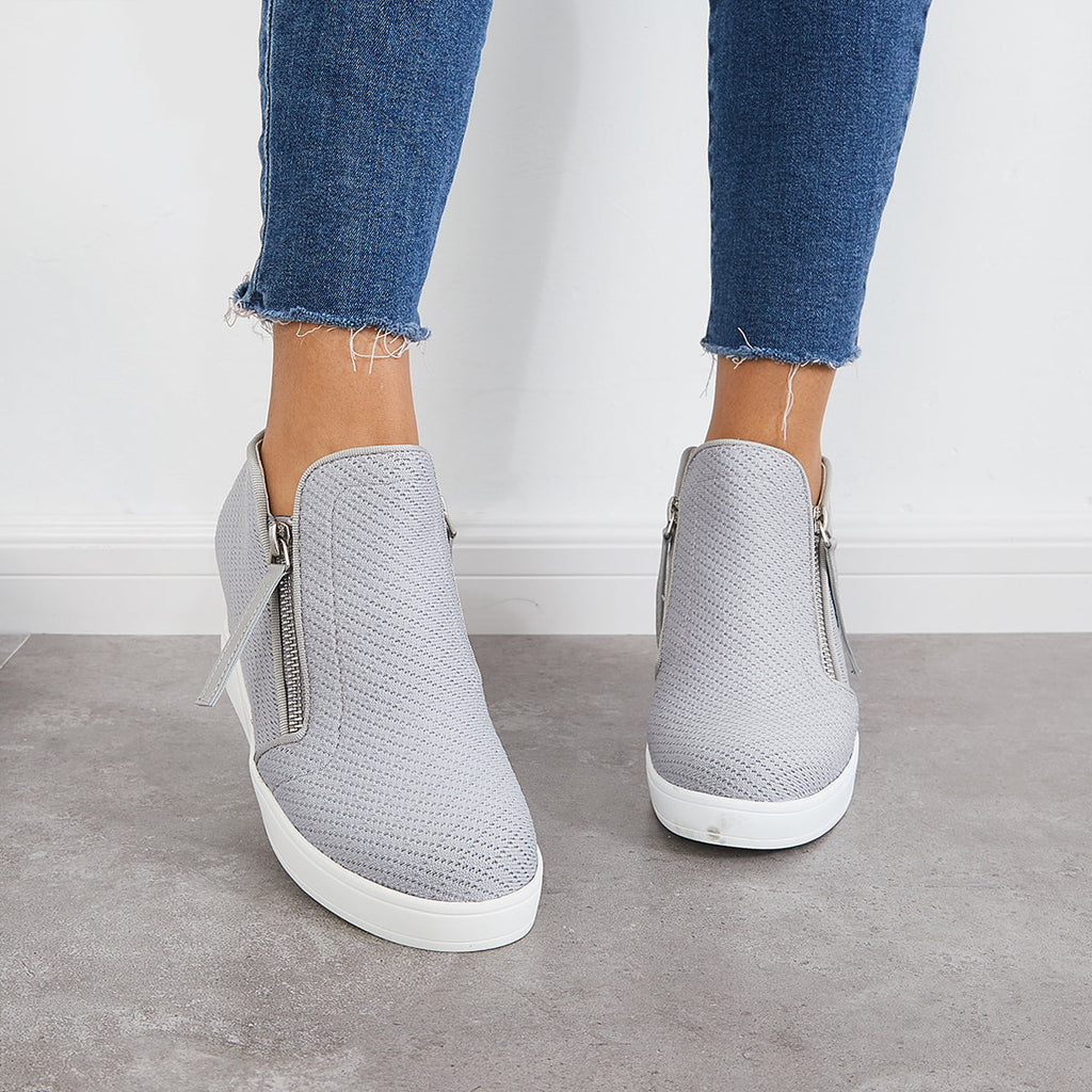 Classic Orthopedic Sneakers with Timeless Style