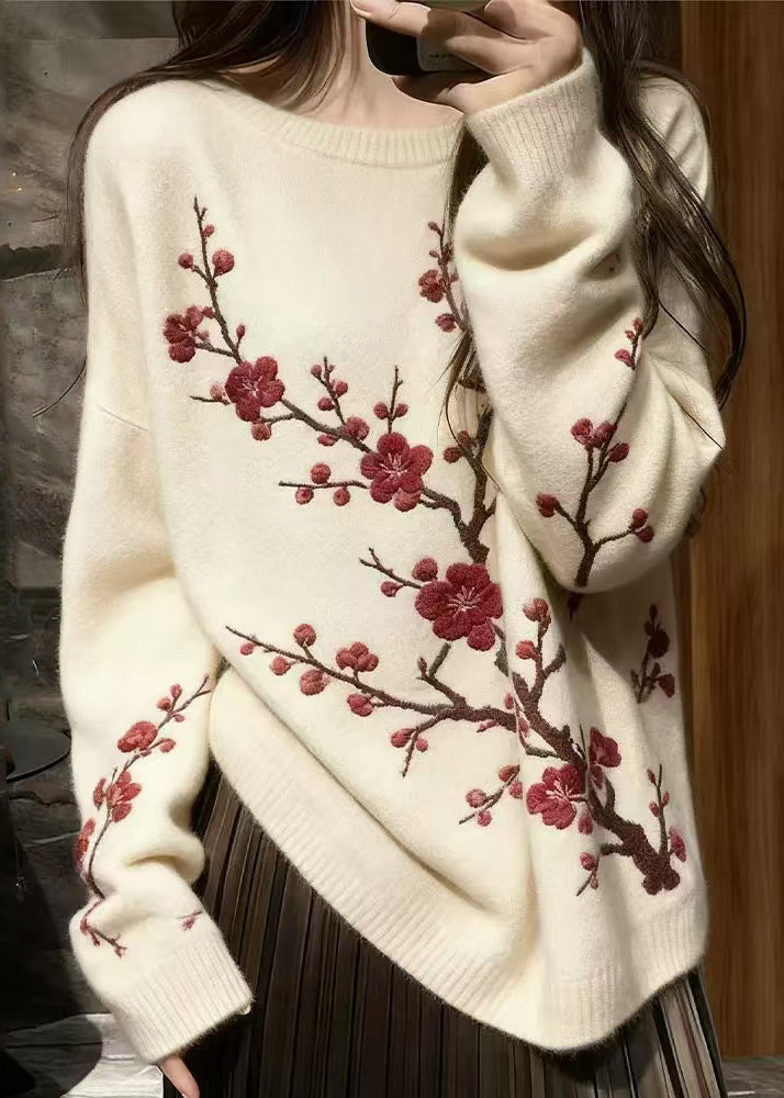 Effortlessly Elegant Sweater with a Timeless Design