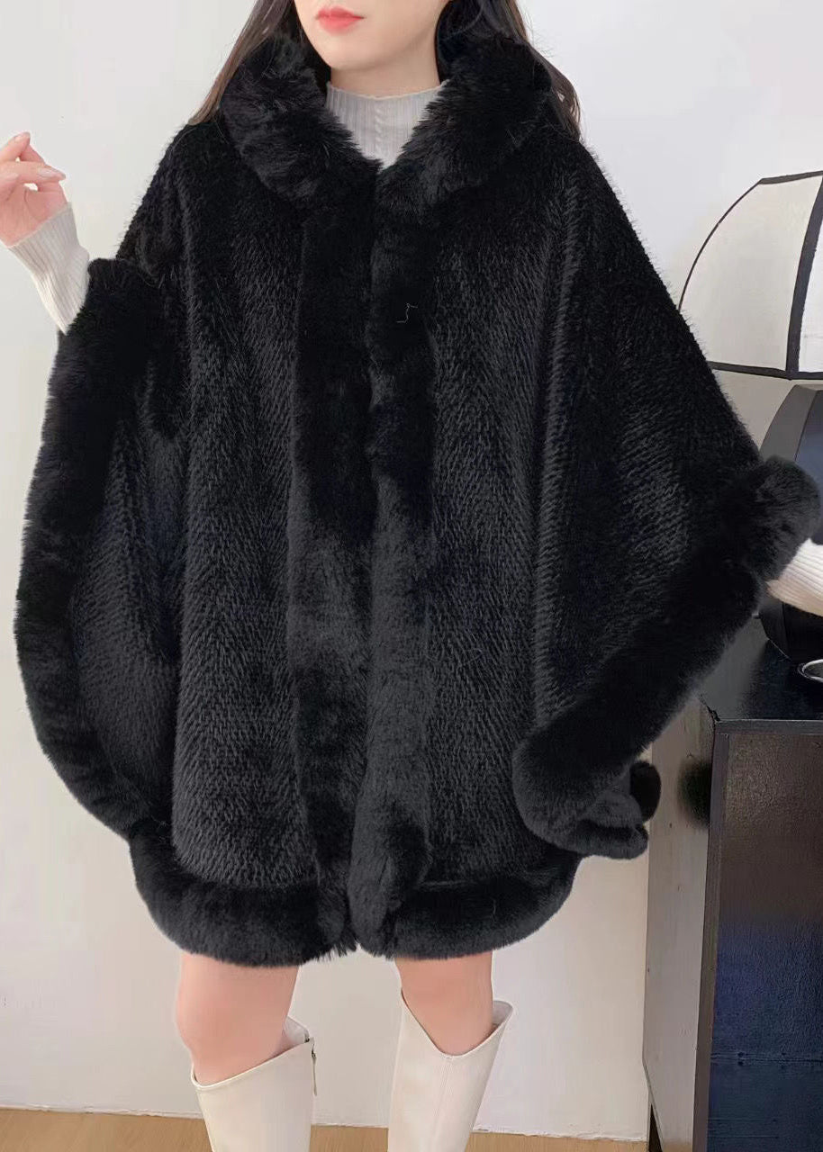 Effortlessly Elegant Coat with a Timeless Design