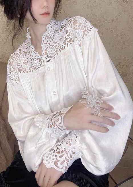 Effortlessly Elegant Blouse with a Timeless Design