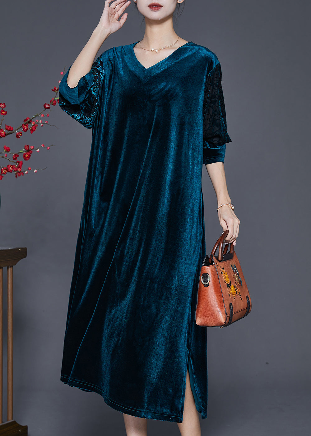 Classic Vintage Dress with a Flattering Fit