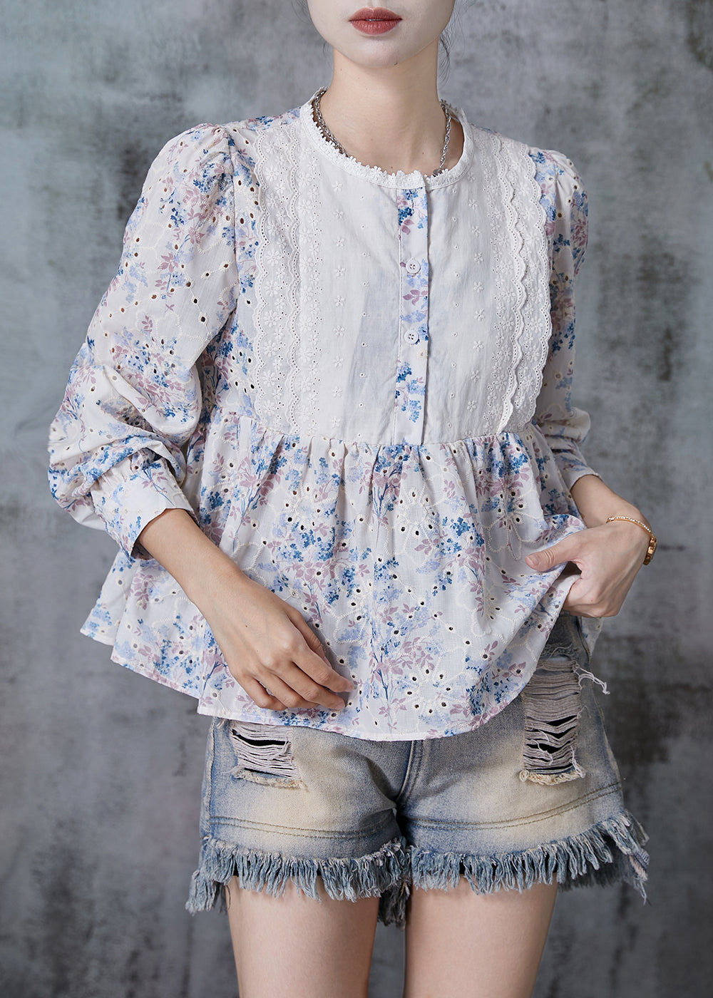 Effortlessly Elegant Shirt with a Timeless Design