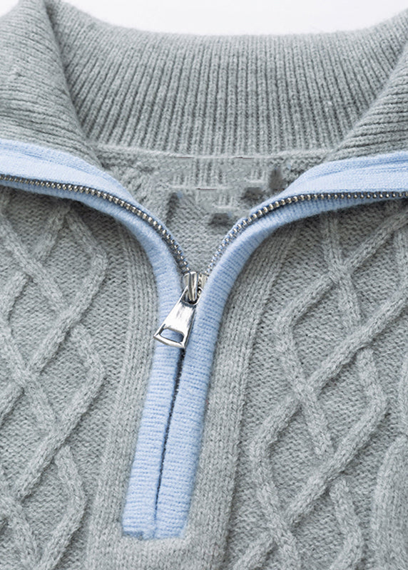 Well Tailored Sweater with a Graceful Silhouette