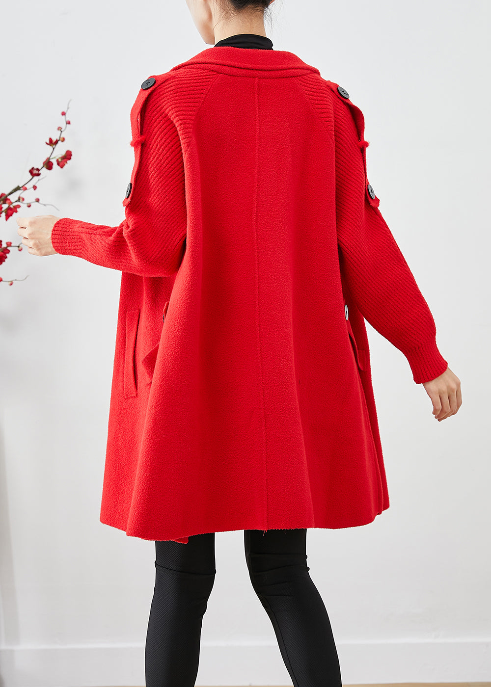 Well Tailored Coat with a Graceful Silhouette