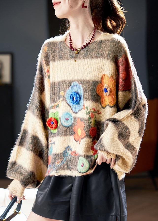 Effortlessly Elegant Sweater with a Timeless Design