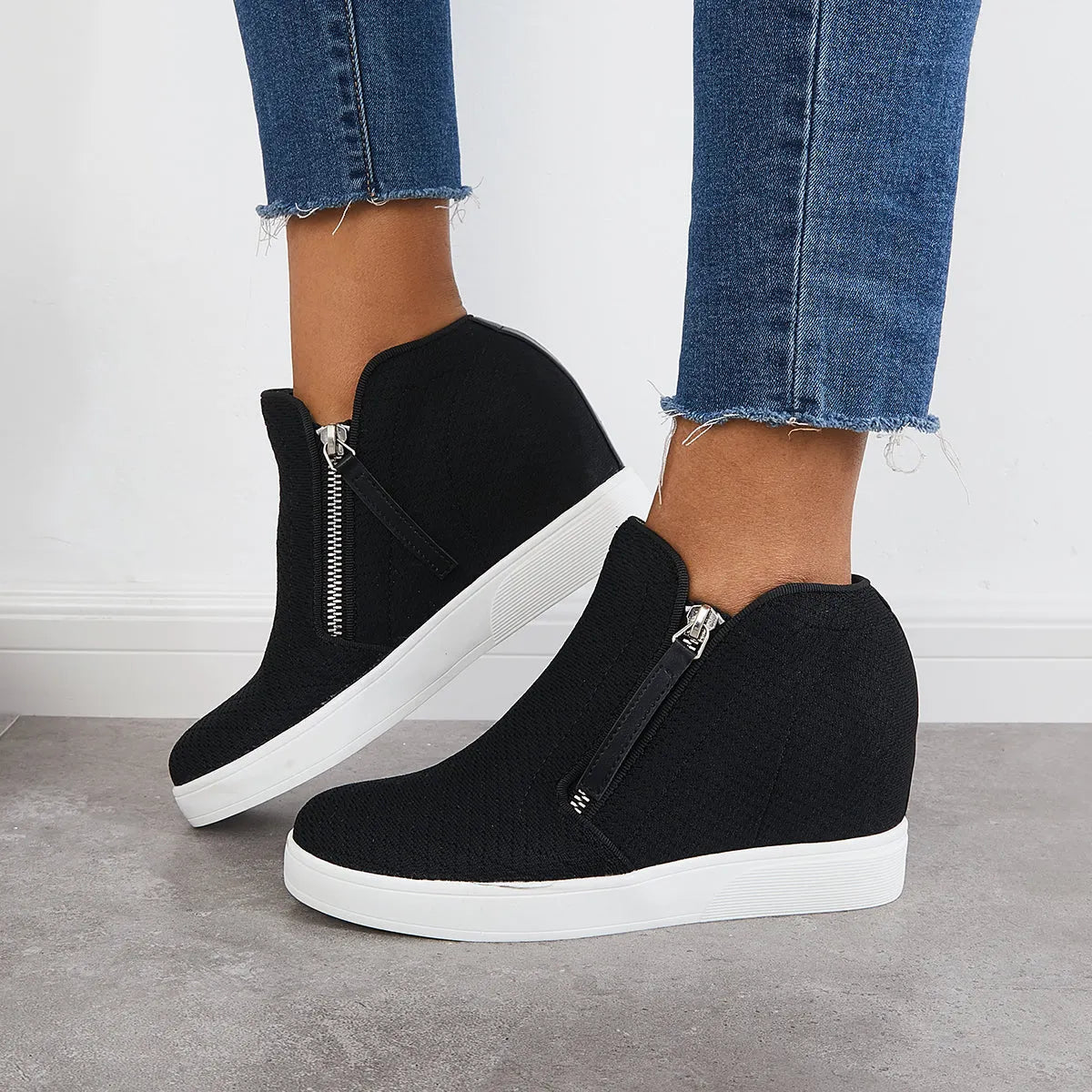 Classic Orthopedic Sneakers with Timeless Style