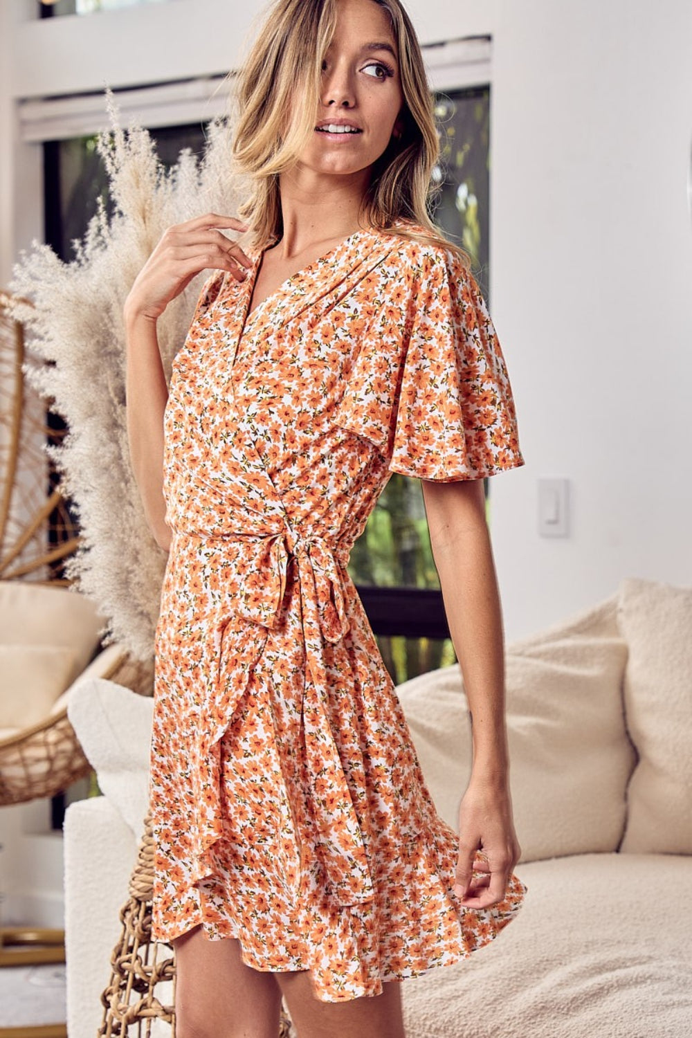 Effortlessly Elegant Dress with a Timeless Design