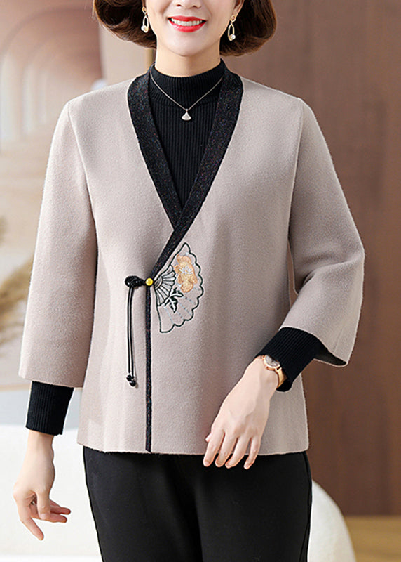 Gracefully Styled Coat for Any Occasion