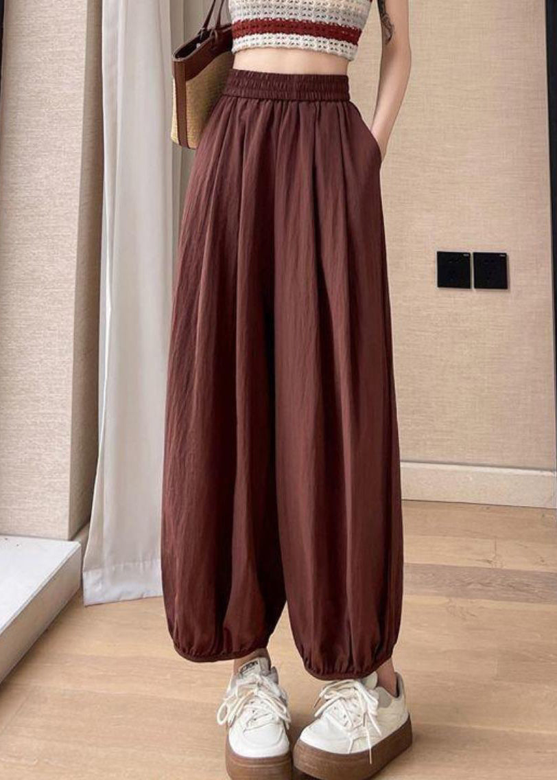 Effortlessly Elegant Pants with a Timeless Design