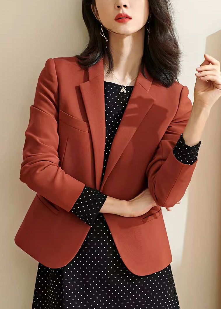 Well Tailored Coat with a Graceful Silhouette