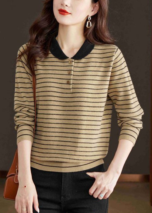 Effortlessly Elegant Sweater with a Timeless Design