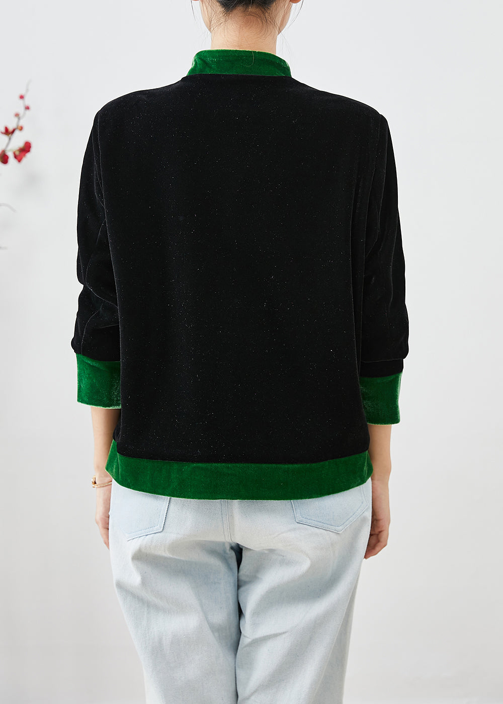 Elegantly Styled Jacket for Everyday Wear