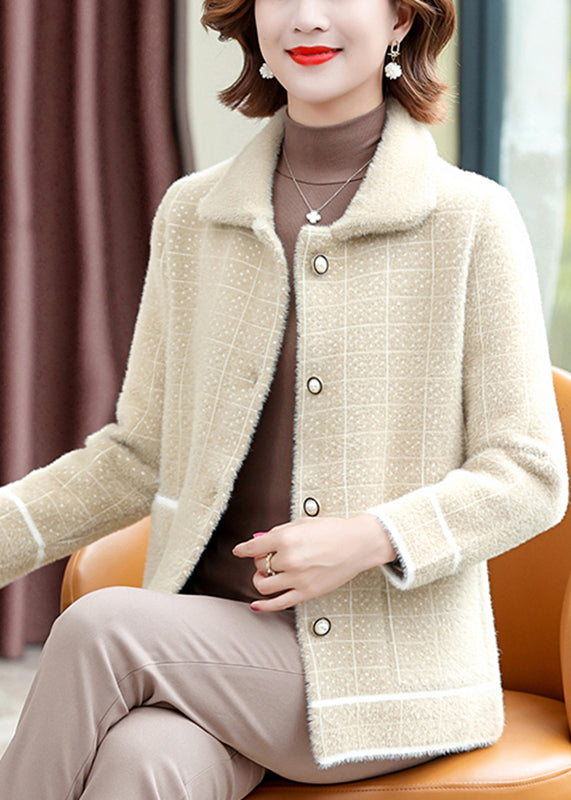 Elegantly Styled Coat for Everyday Wear