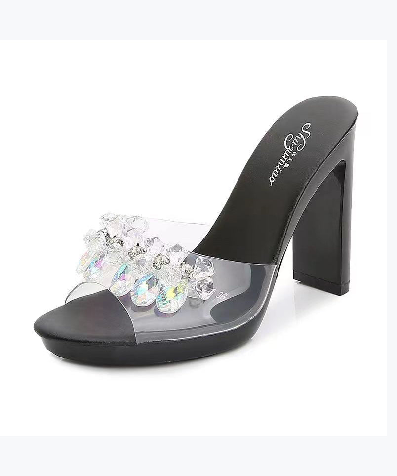 Graceful Orthopedic Sandals for Modern Look