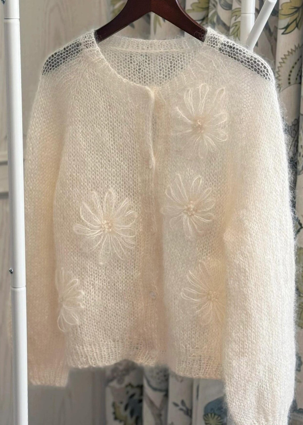 Elegantly Styled Cardigan for Everyday Wear