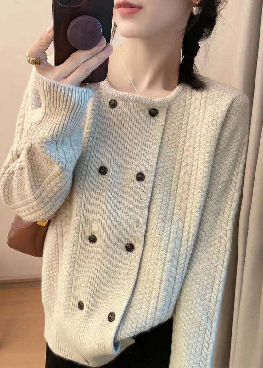 Beautifully Finished Top in a Timeless Design