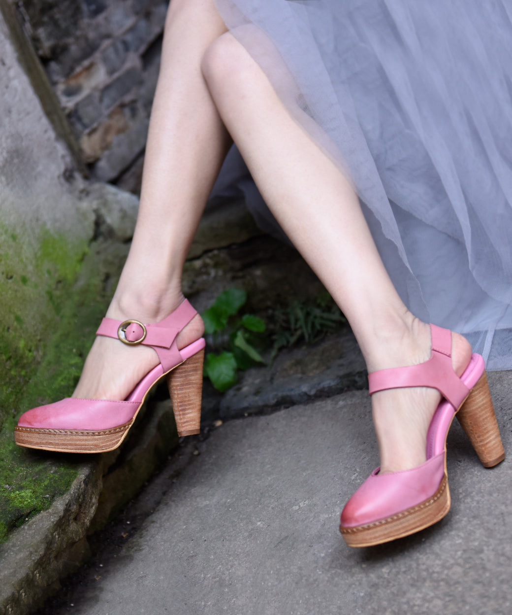 Graceful Orthopedic Sandals for Modern Look