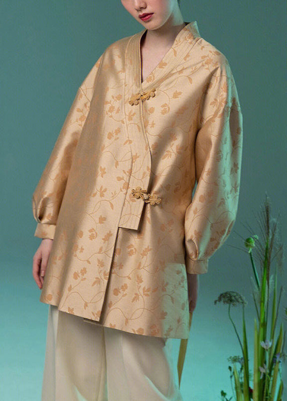 Beautifully Finished Coat in a Timeless Design