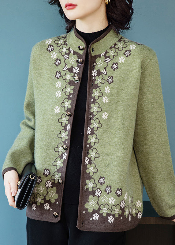 Elegantly Styled Coat for Everyday Wear