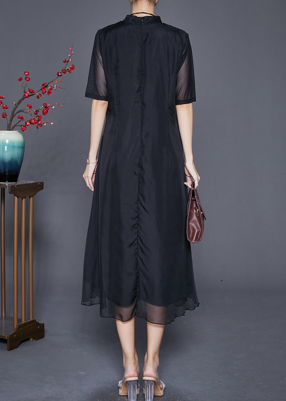 Well Tailored Dress with a Graceful Silhouette