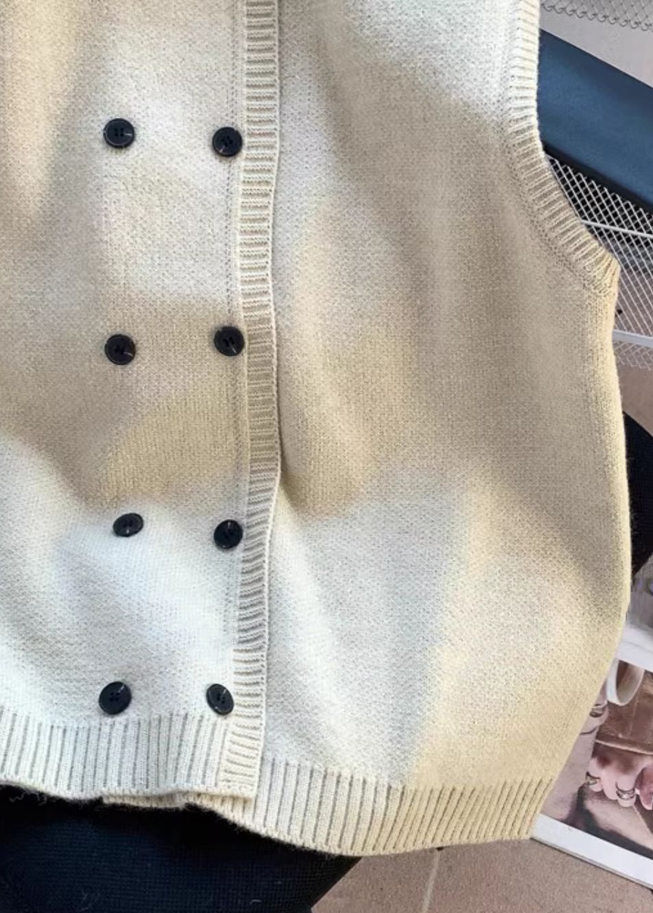 Classic Vintage & Enduringly Stylish Coat