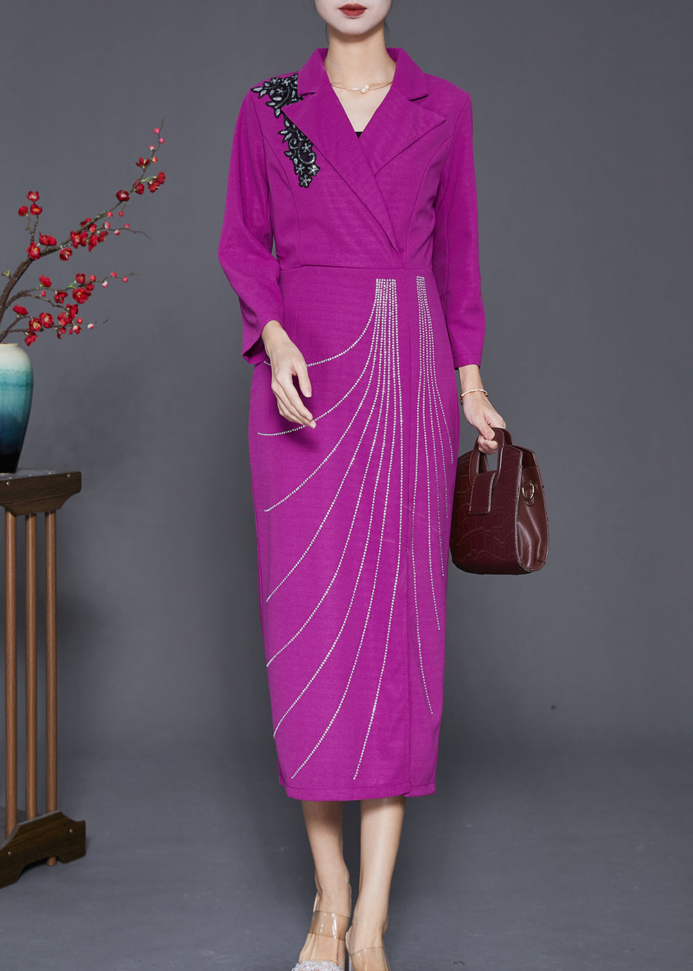 Well Tailored Dress with a Graceful Silhouette