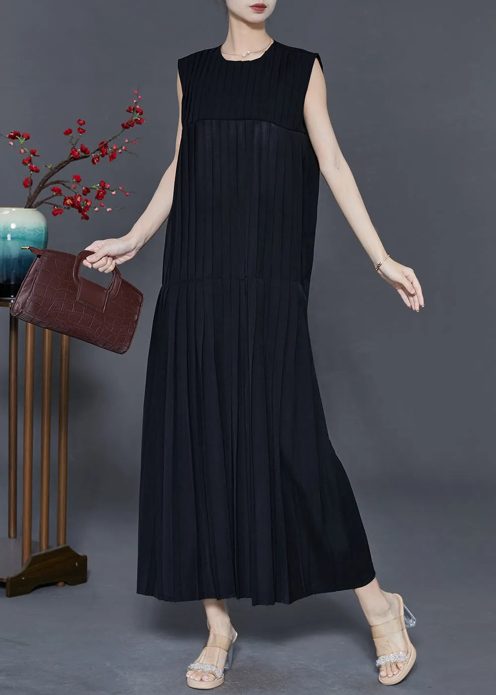 Sophisticated Dress with a Clean Classic Look