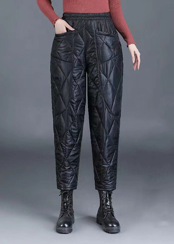 Effortlessly Elegant Pants with a Timeless Design