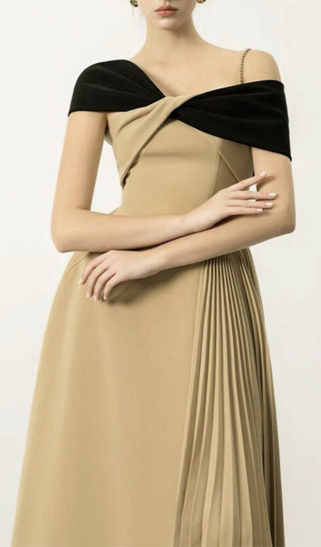 Polished Dress with an Effortless Classic Look