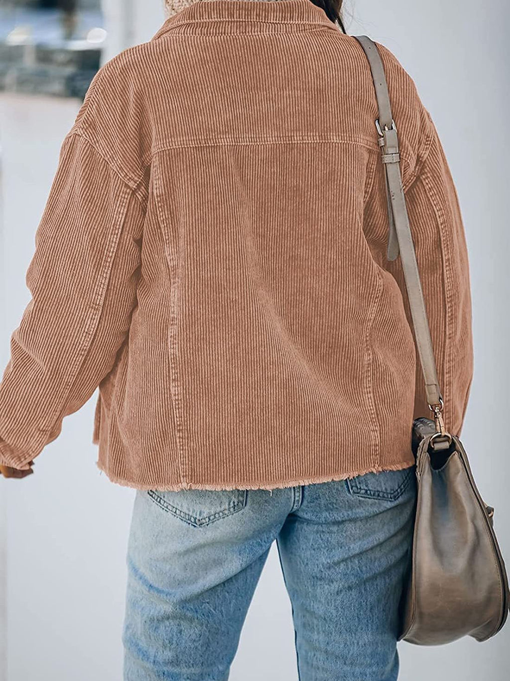 Effortlessly Elegant Jacket with a Timeless Design