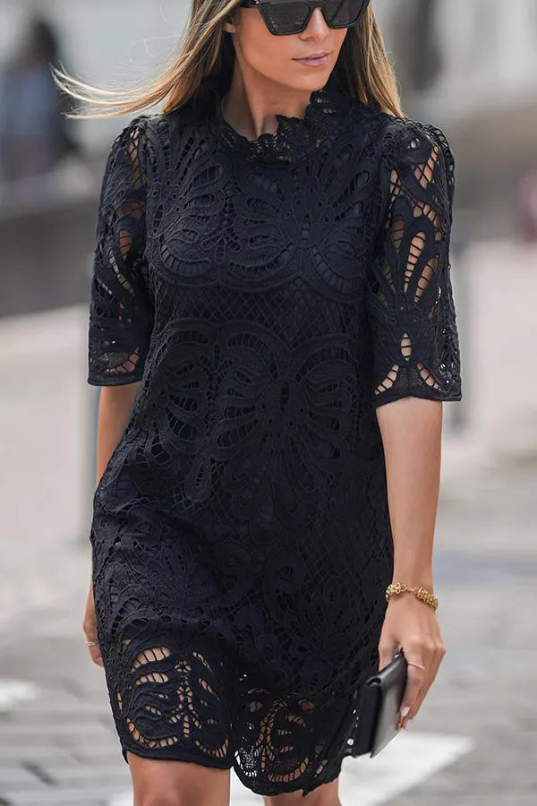 Effortlessly Elegant Dress with a Timeless Design