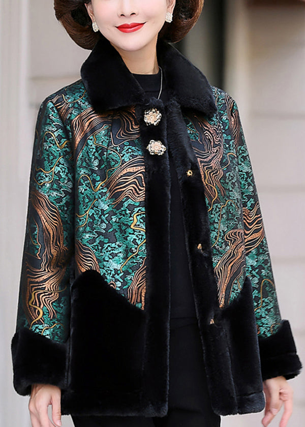 Well Tailored Coat with a Graceful Silhouette