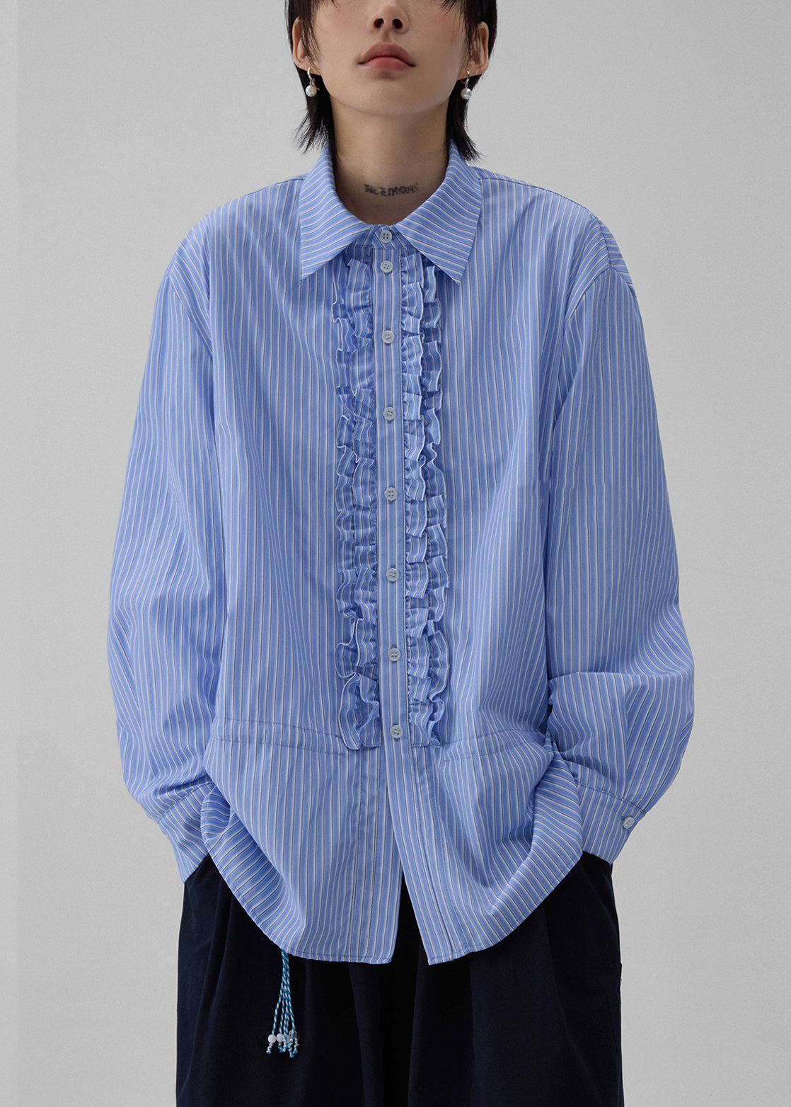 Effortlessly Elegant Shirt with a Timeless Design