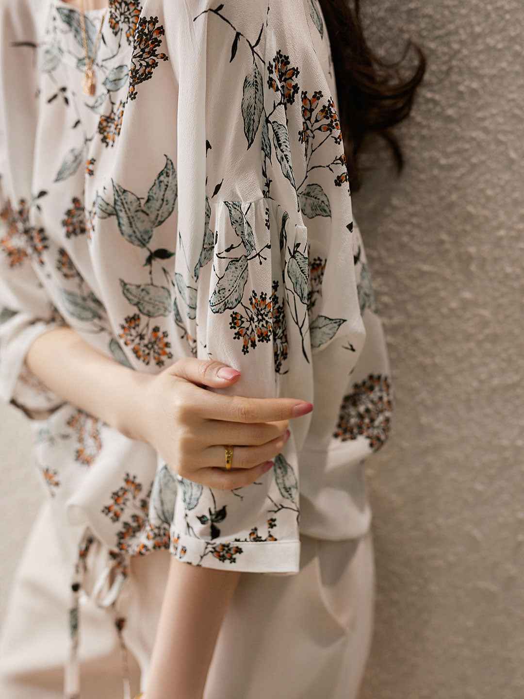 Beautifully Finished Top in a Timeless Design