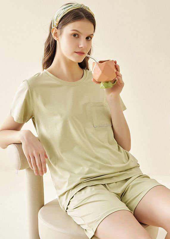 Finely Styled Garment with a Classic Vintage Look
