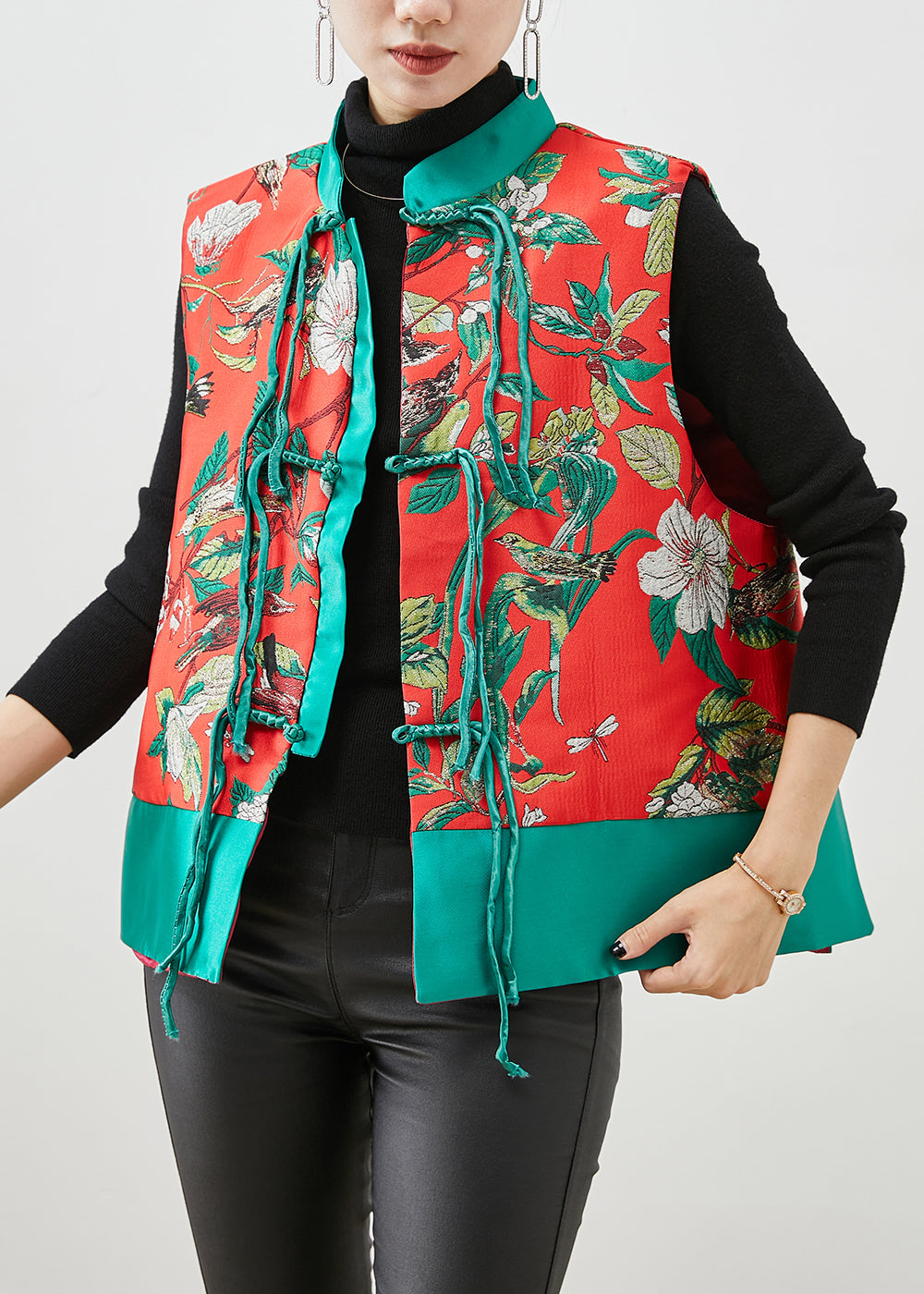 Effortlessly Elegant Garment with a Timeless Design