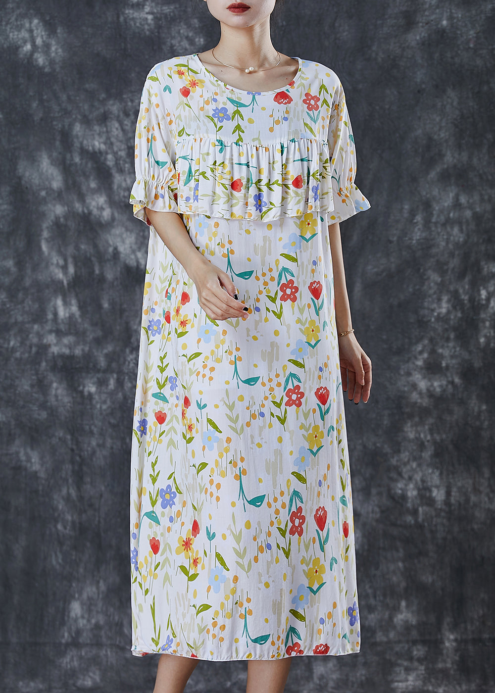 Beautifully Finished Dress in a Timeless Design