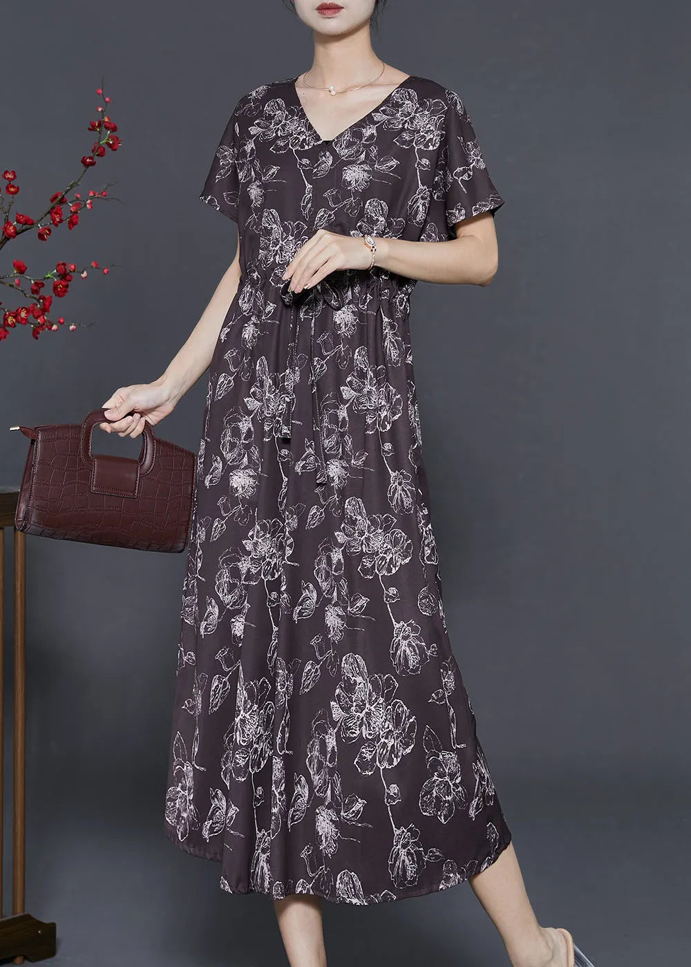 Beautifully Finished Dress in a Timeless Design