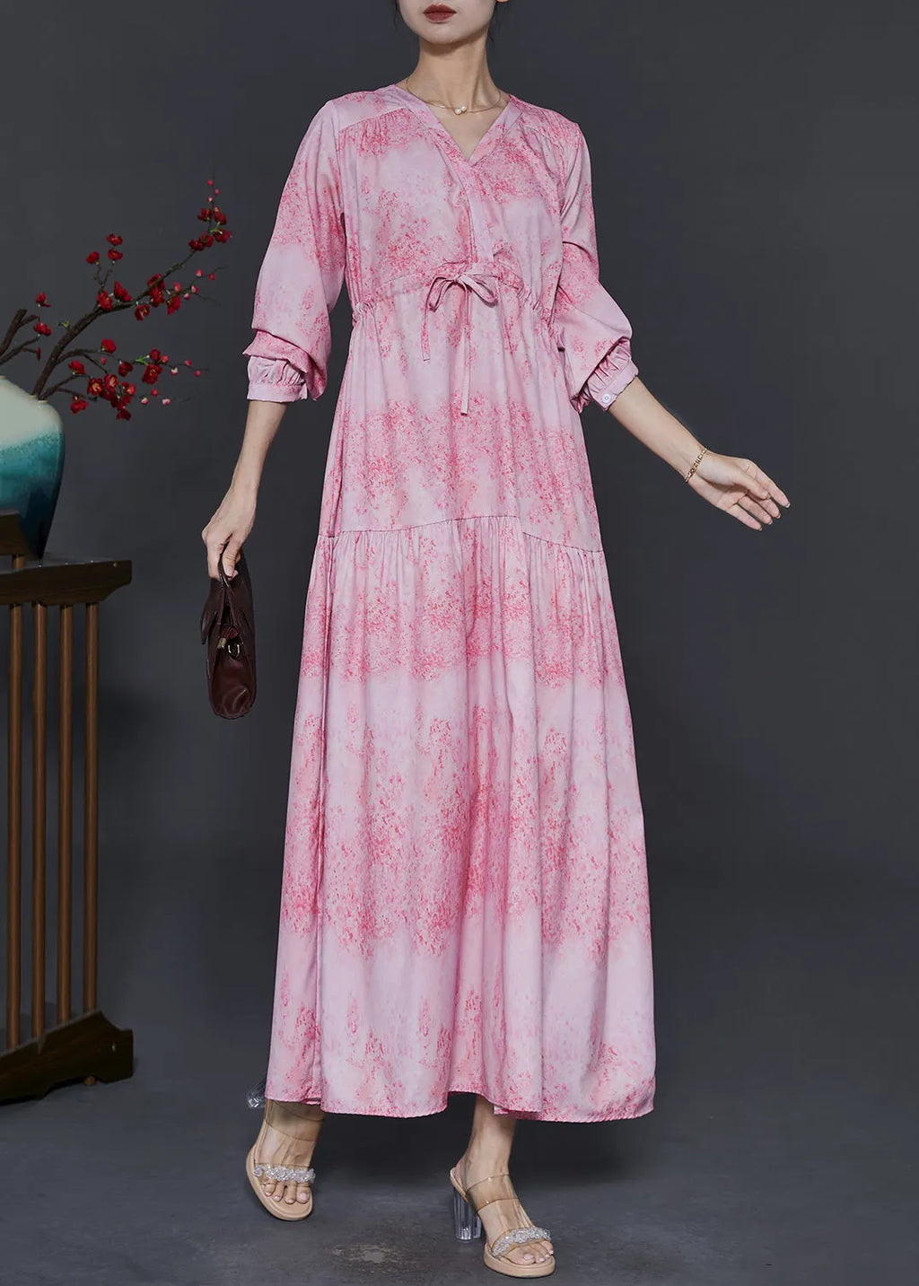 Effortlessly Elegant Dress with a Timeless Design