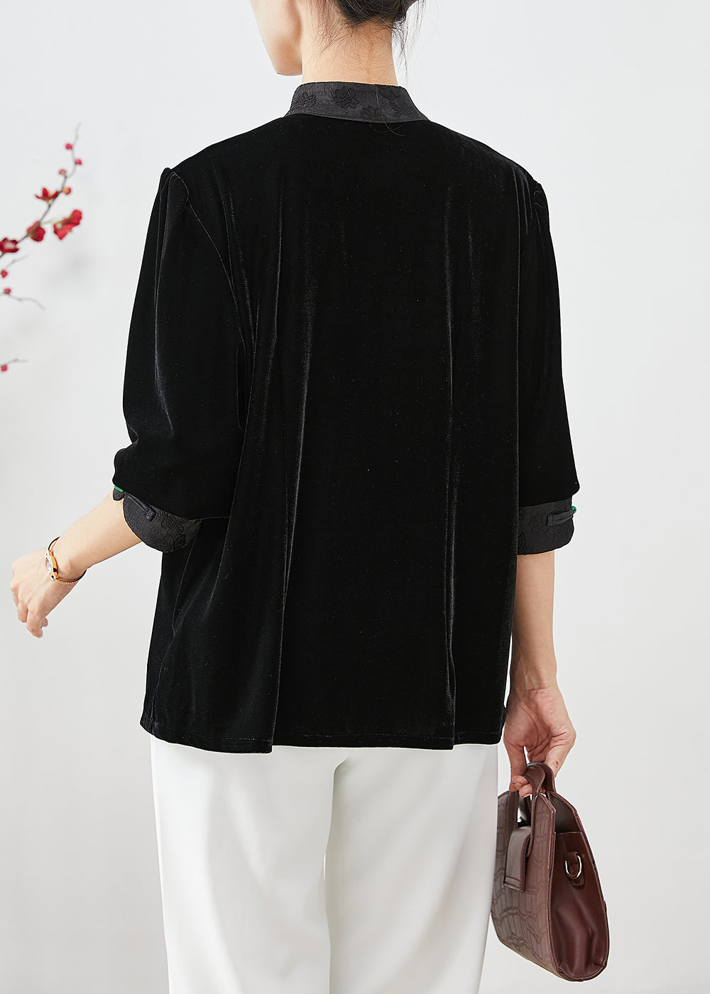 Elegantly Styled Coat for Everyday Wear