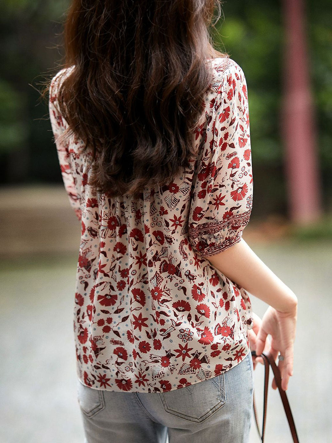 Well Tailored Top with a Graceful Silhouette